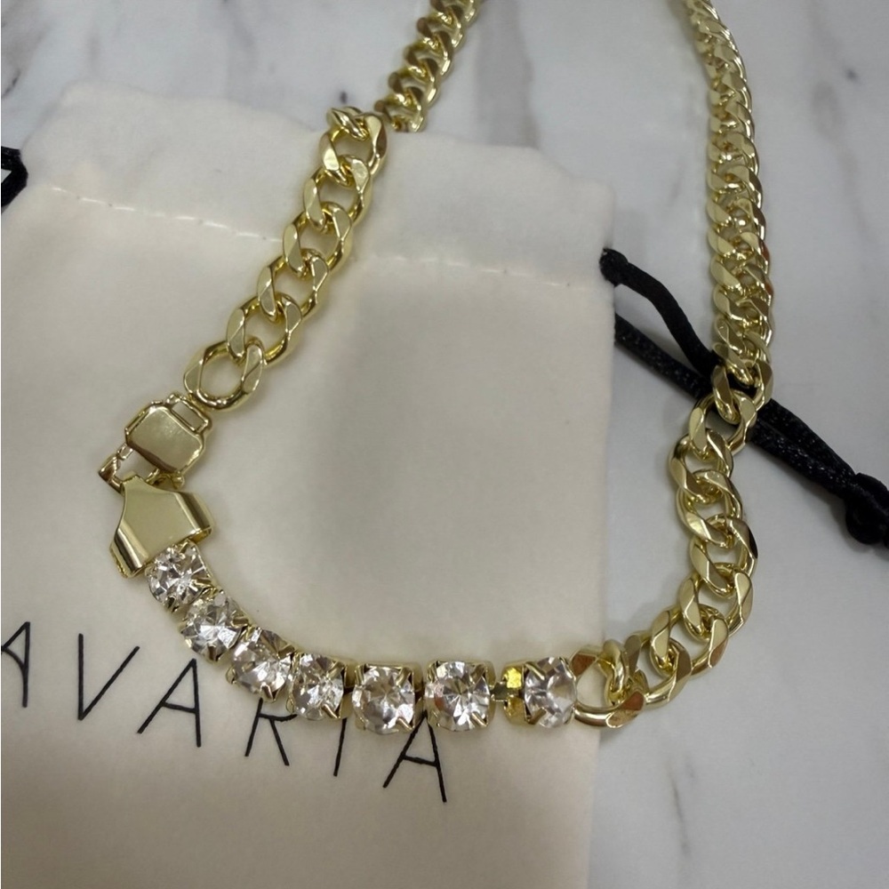 BRAND NEW Avaria necklace NWT